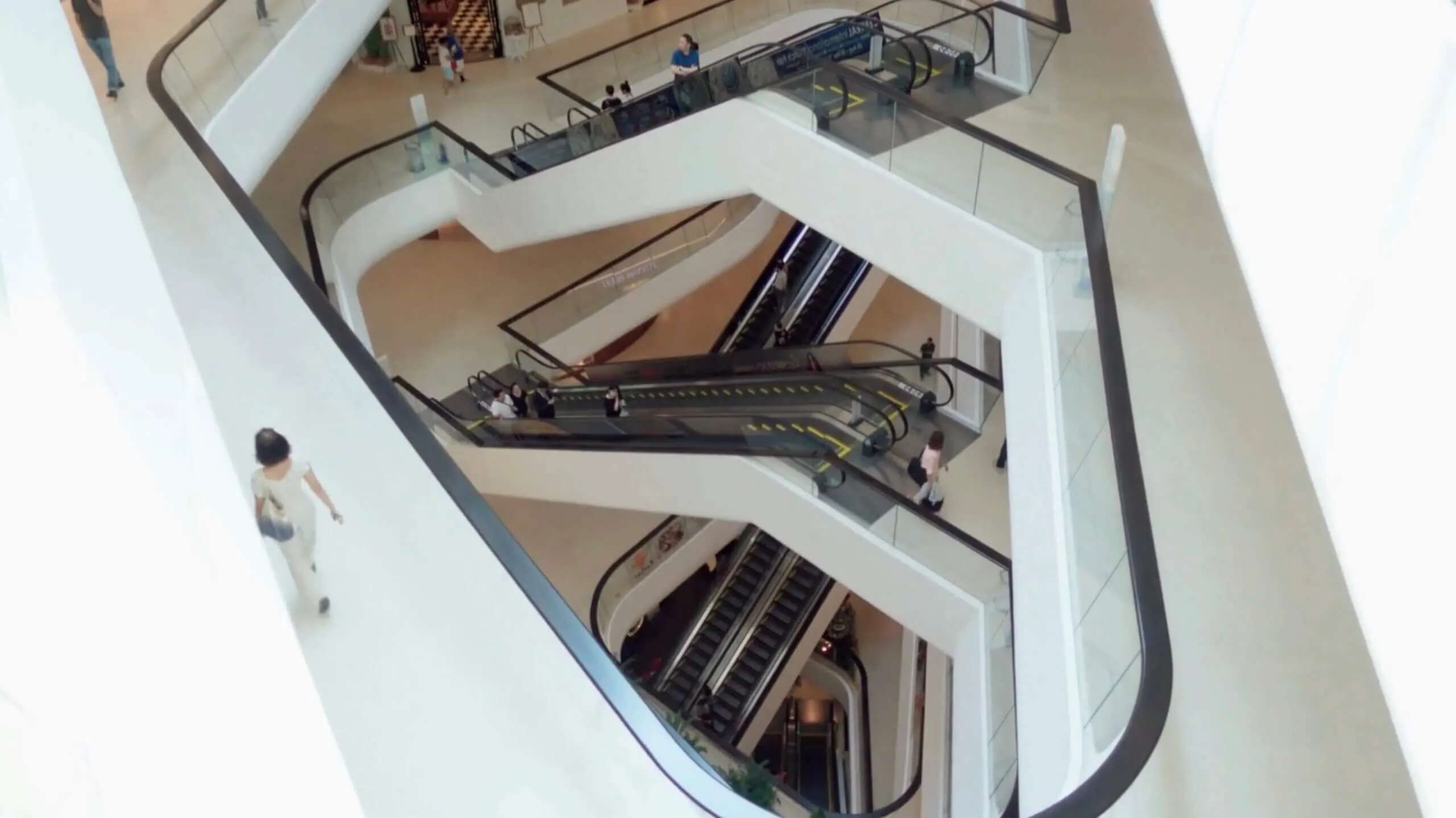 International Retailer Ideates New Product Concepts with AI-driven Trend Analysis