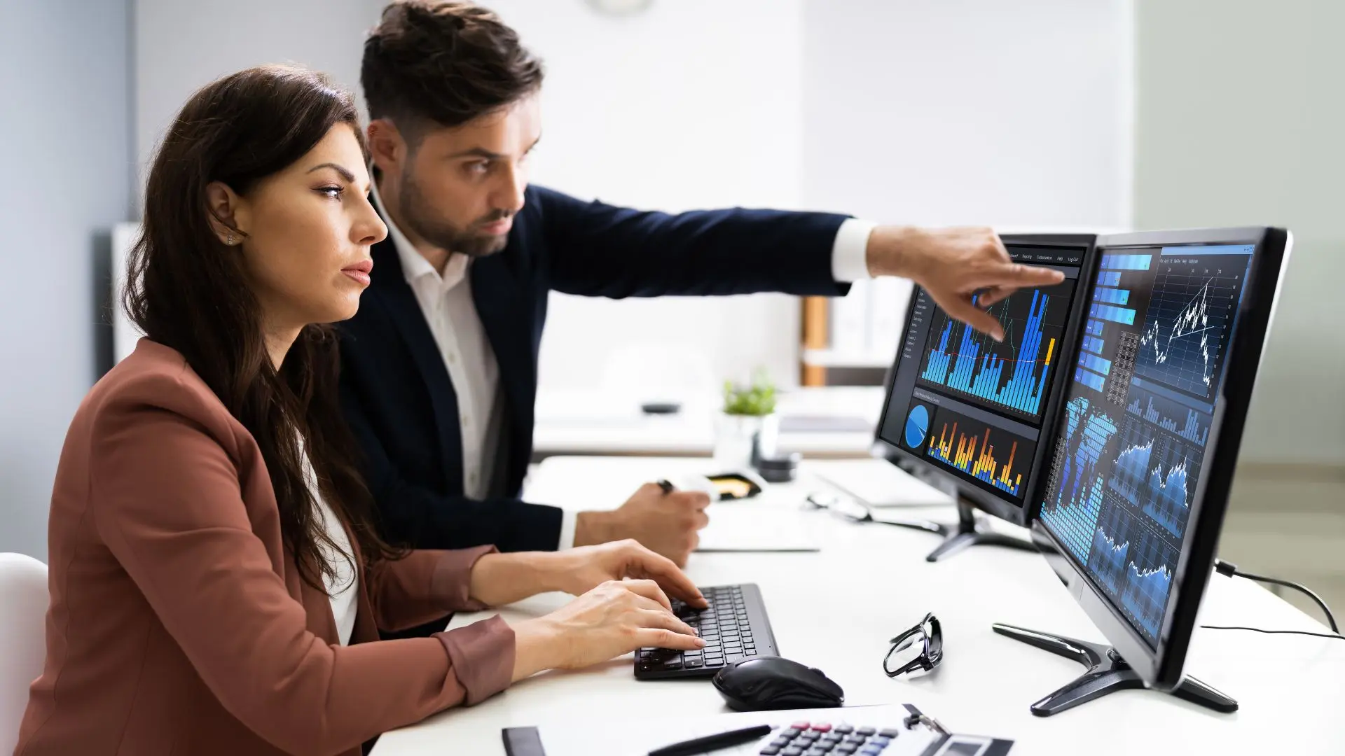 How Mid-Market FSIs Can Use AI for AML Investigations