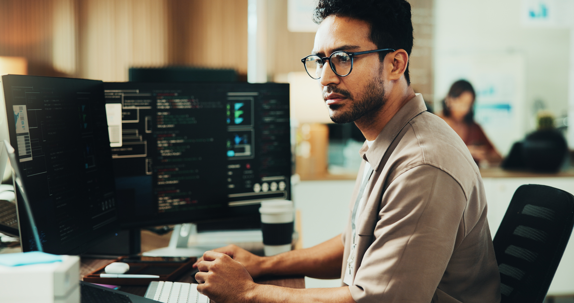 Build vs Buy AI Agents: A Guide For Mid-Market Financial Services Firms